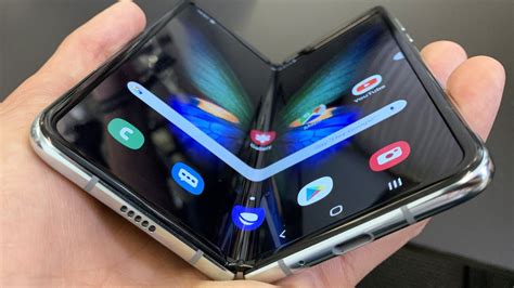 S­a­m­s­u­n­g­ ­k­a­t­l­a­n­a­b­i­l­i­r­ ­e­k­r­a­n­l­ı­ ­t­e­l­e­f­o­n­u­n­u­ ­e­r­t­e­l­e­d­i­
